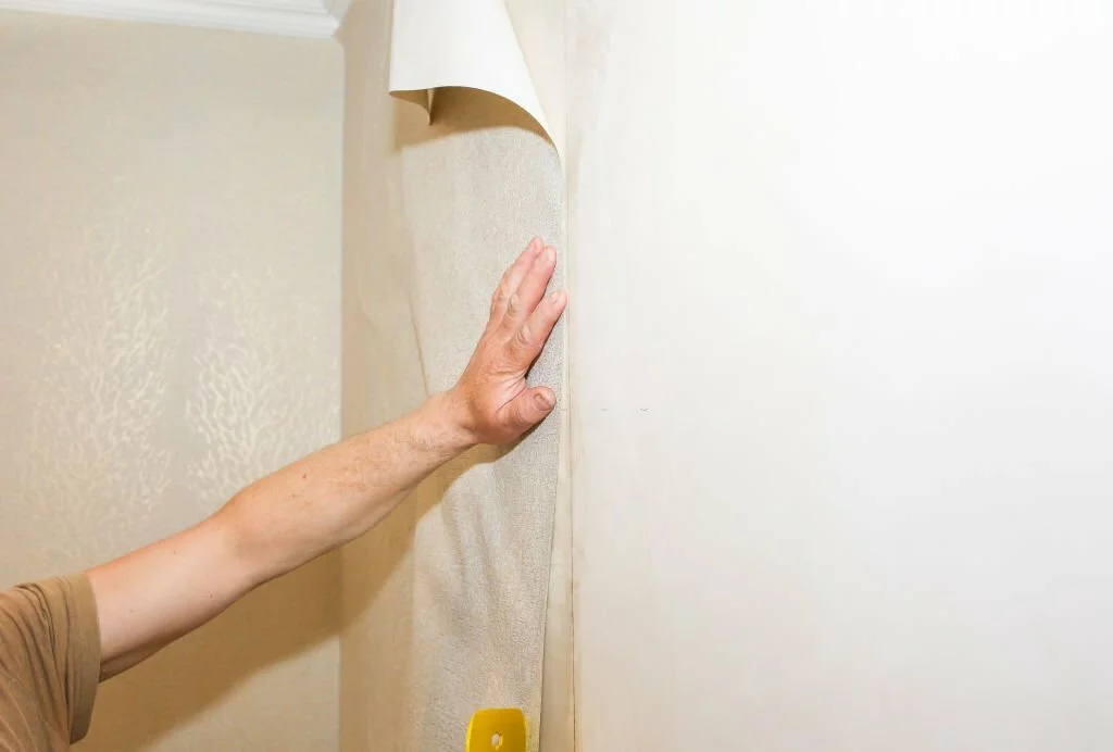 Remove Air Bubbles from the Wallpaper