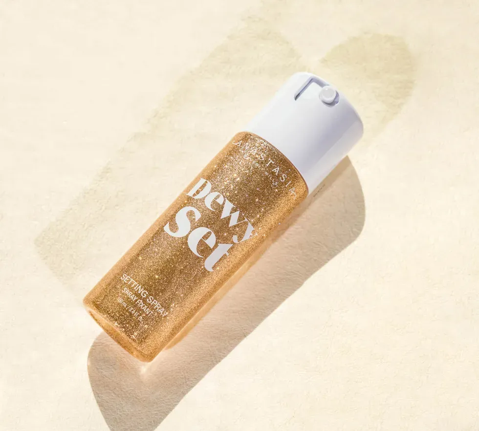 Dewy set setting spray by Anastasia Beverly Hills